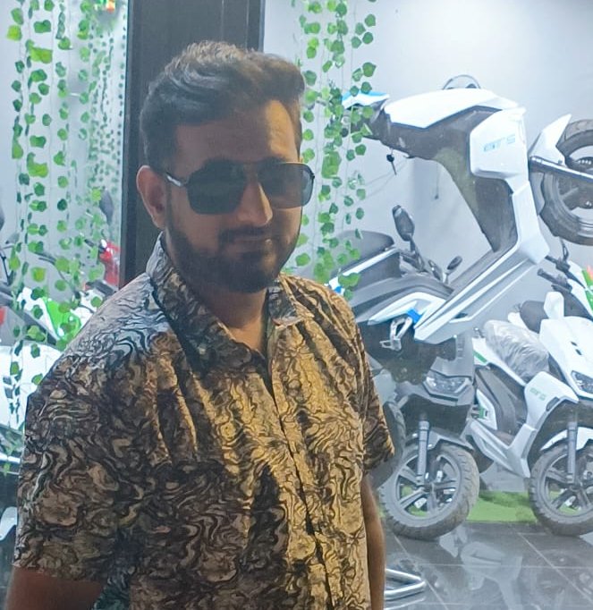 Manipal : Bike hits with road divider: Rider dies on the spot Manipal : Bike hits with road divider: Rider dies on the spot